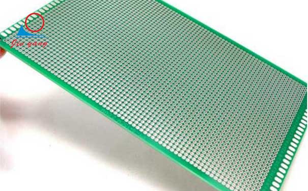 覆铜板模温机的工作原理：