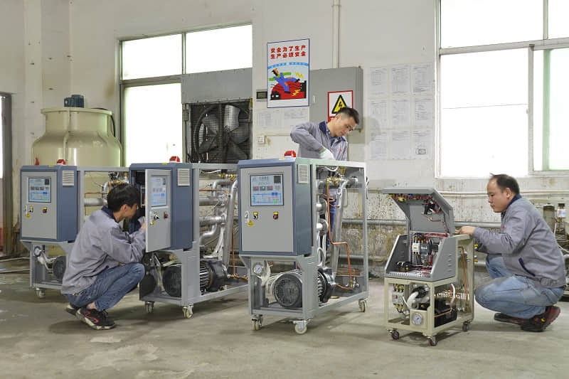 久阳机械生产车间-检测维护