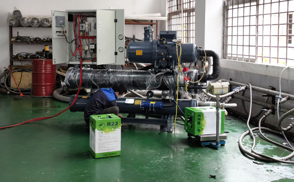 久阳机械冷水机部门车间